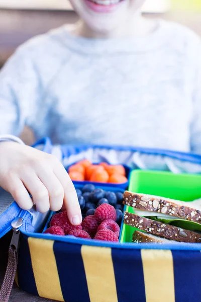 Hälsosam lunch i skolan — Stockfoto