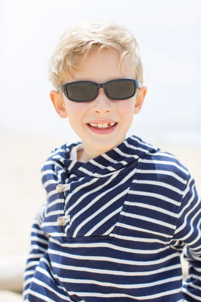 Jongen op vakantie — Stockfoto