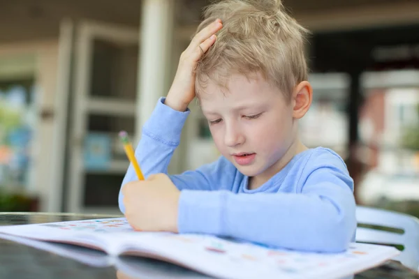 Kid writing — Stock Photo, Image