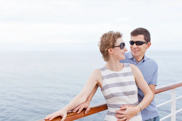 Couple cruising — Stock Photo, Image