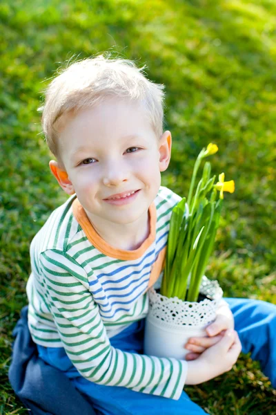 Kid på våren — Stockfoto