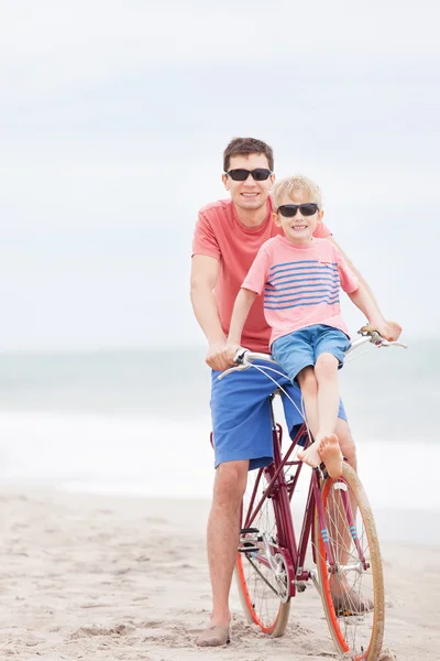 Family biking — Stock Photo, Image