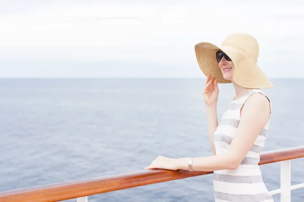 Woman cruising — Stock Photo, Image