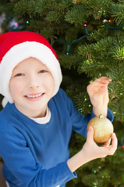 Kid op Kerstmis — Stockfoto