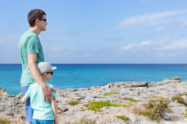 Aile, cayman Adaları