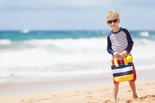 Garçon à la plage — Photo