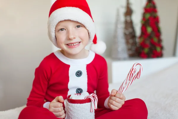 Niño en Navidad — Foto de Stock