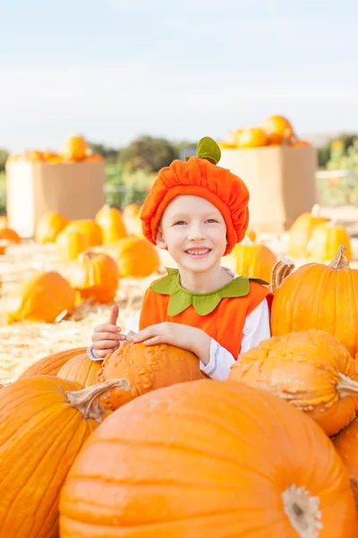 Kind zu Halloween — Stockfoto