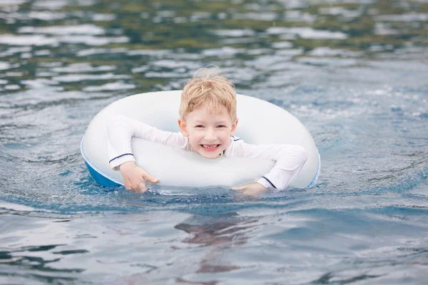 Garçon en vacances — Photo