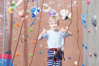 Çocuk kapalı tırmanma