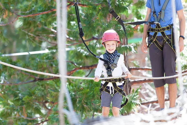 Kid in adventure park — Stock Photo, Image