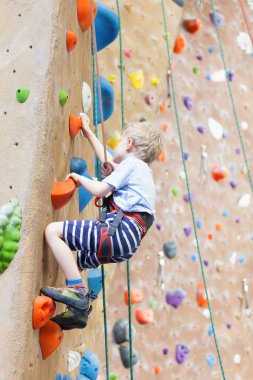 Çocuk kapalı tırmanma