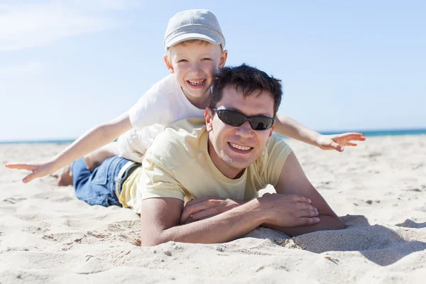 Pai e filho juntos — Fotografia de Stock