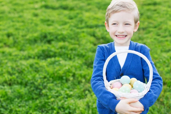 Pasen tijd in het park — Stockfoto