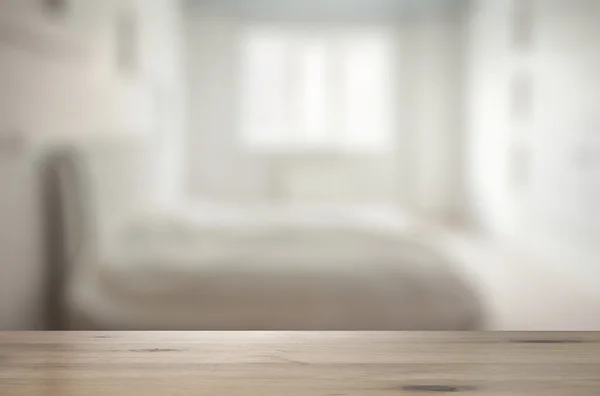 Mesa de madera en el dormitorio —  Fotos de Stock