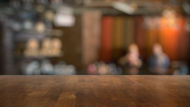 Bir gece kulübü, Bar