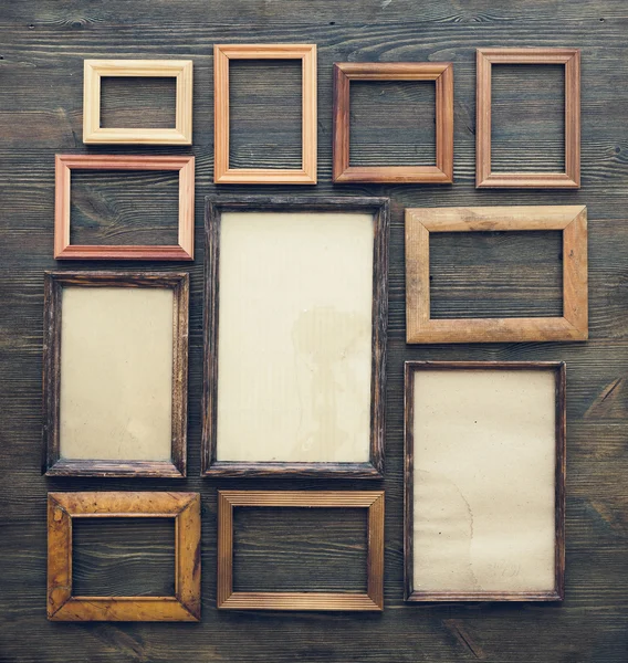 kare ahşap duvar üzerinde