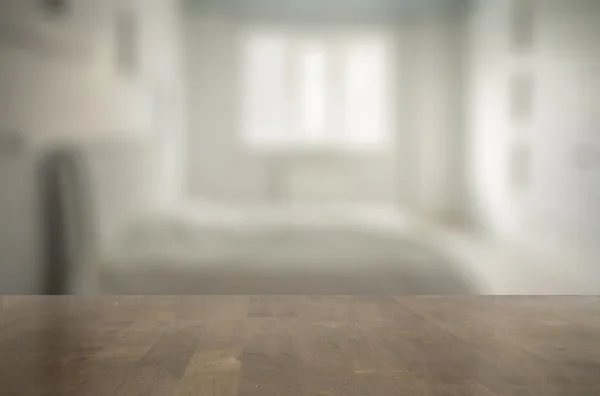 Holztisch im Schlafzimmer — Stockfoto