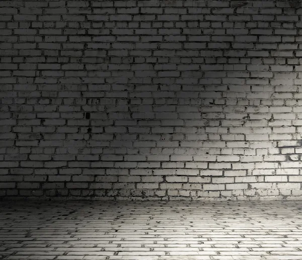 Tuğla duvarlı eski oda