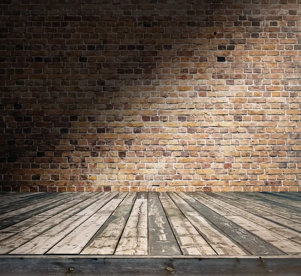 Tuğla duvarlı eski oda