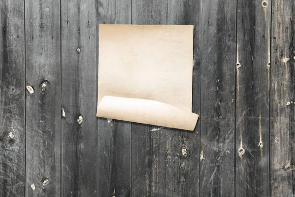 Bílý Papír Staré Dřevěné Zdi Pozadí Kopírovacím Prostorem — Stock fotografie