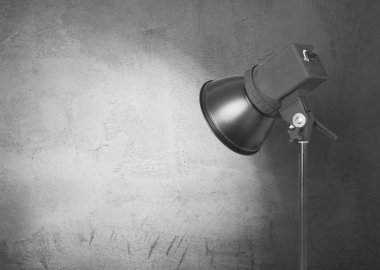 Beton duvar üzerinde spot ışığı