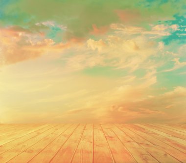 gökyüzü ve ahşap zemin