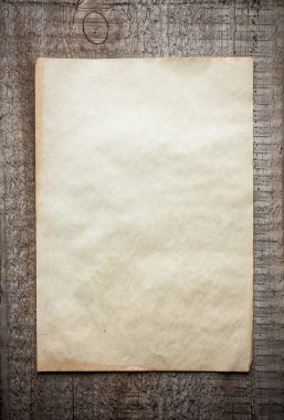 Kağıt ahşap zemin üzerinde