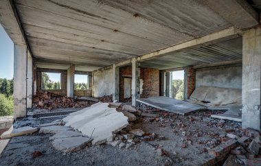 binayı terk edilmiş 