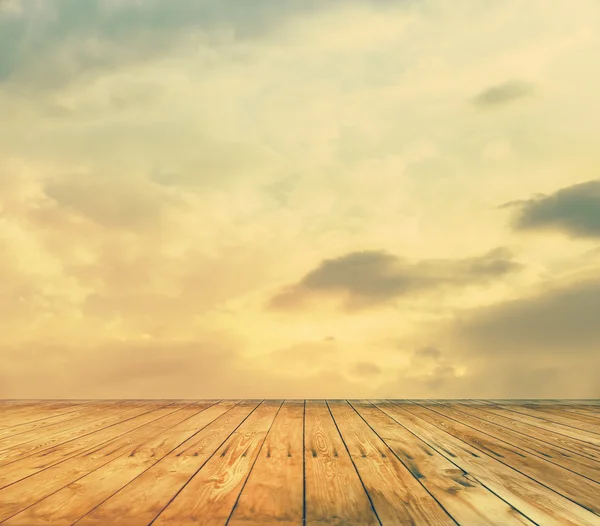 Himmel und Holzboden — Stockfoto