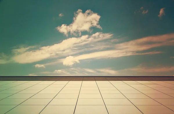 Blue sky and miror floor — Stock Photo, Image