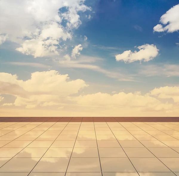 Blue sky and miror floor — Stock Photo, Image