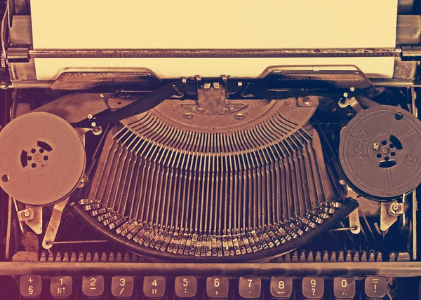 Máquina de escribir vintage con papel — Foto de Stock