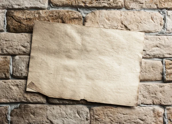 Gamla papper på väggen — Stockfoto