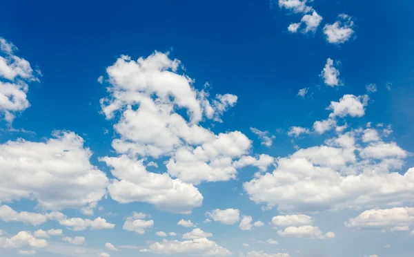 Mooie lucht en wolken — Stockfoto