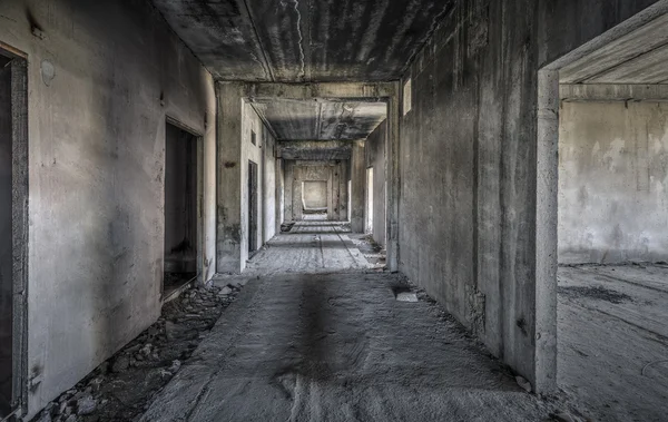 Antiguo edificio abandonado —  Fotos de Stock