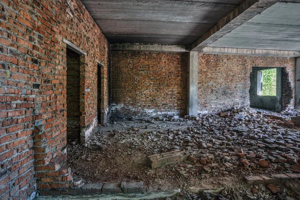 Altes verlassenes unfertiges Gebäude — Stockfoto