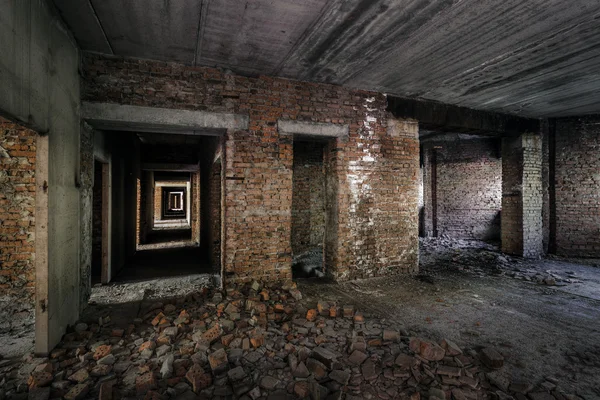 Antigo edifício abandonado — Fotografia de Stock