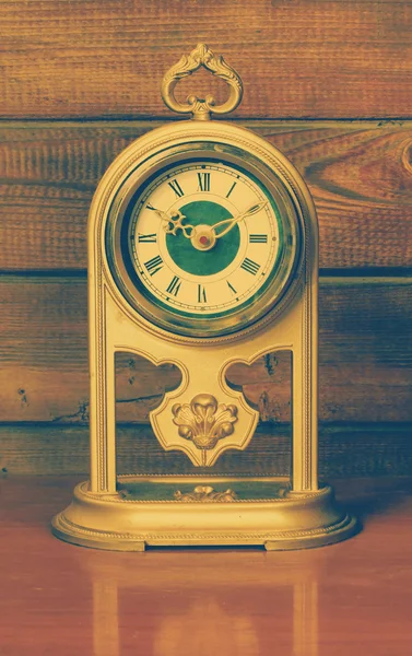 Античные часы крупным планом — стоковое фото