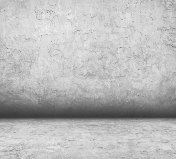 Комната с бетонной стеной
