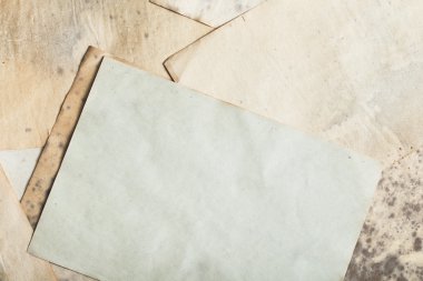 Eski gazeteleri doku