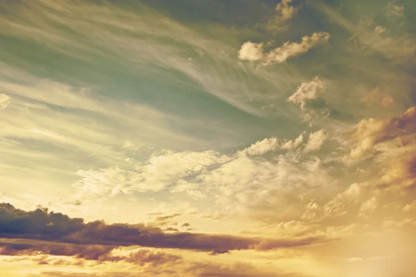 Prachtige zonsondergang hemel en wolken — Stockfoto