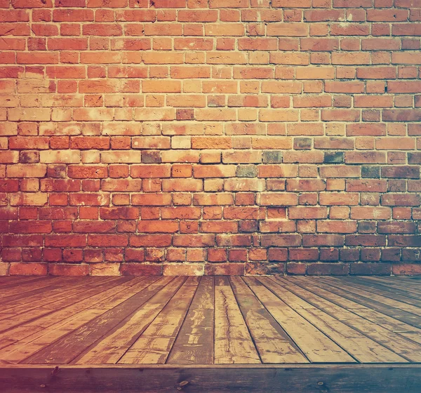 Τοίχο από τούβλα και ξύλινο πάτωμα — Φωτογραφία Αρχείου