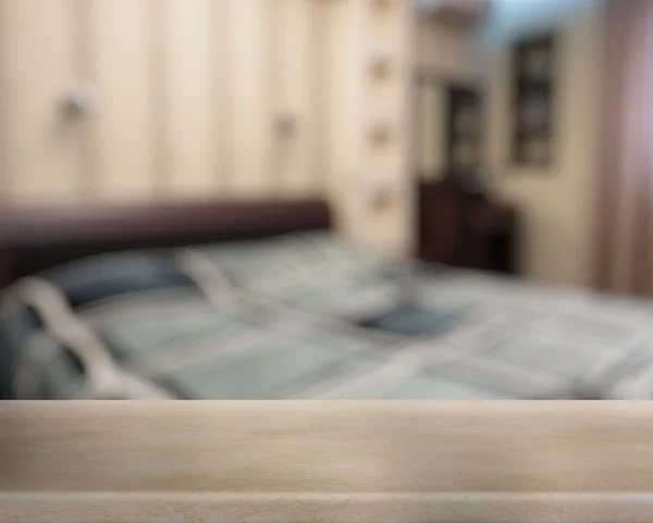 Стіл в інтер'єрі спальні — стокове фото