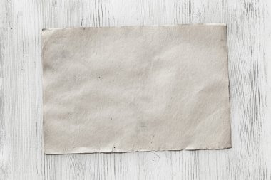 Kağıt ahşap zemin üzerinde