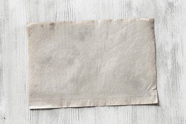 Kağıt ahşap zemin üzerinde