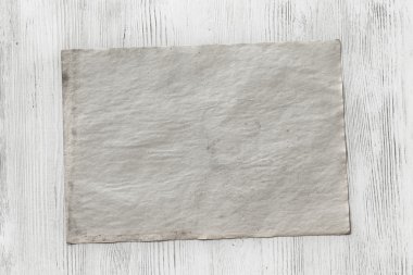 Kağıt ahşap zemin üzerinde