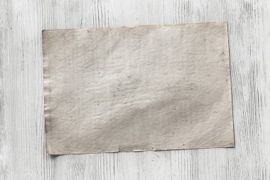 Kağıt ahşap zemin üzerinde