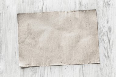 Kağıt ahşap zemin üzerinde