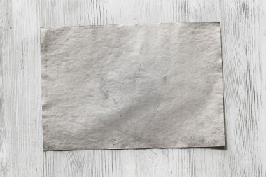 Kağıt ahşap zemin üzerinde